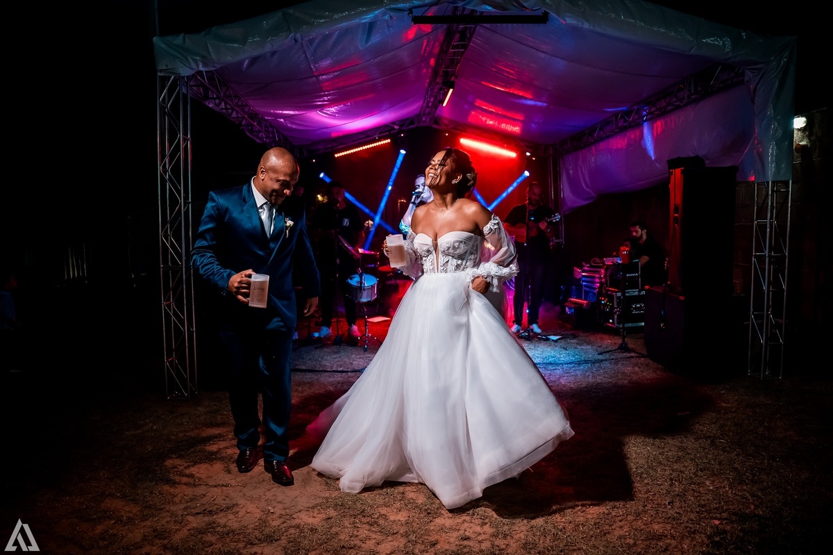 Wedding Casamento Buffet Making Off Decoração Cerimonialista Fotógrafo Vestido Noiva Noivo Camila Hoffmann Cerimonial Elimeire Assessoria de Evento Dani Vidal Vila Nova La Belle Maison Lena Buffet Casarão Penedo Diva Buffet Buquê Resende Penedo 