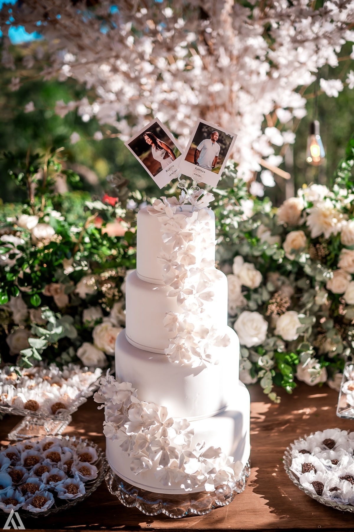 Wedding Casamento Buffet Making Off Decoração Cerimonialista Fotógrafo Vestido Noiva Noivo Camila Hoffmann Cerimonial Elimeire Assessoria de Evento Dani Vidal Vila Nova La Belle Maison Lena Buffet Casarão Penedo Diva Buffet Buquê Resende Penedo 