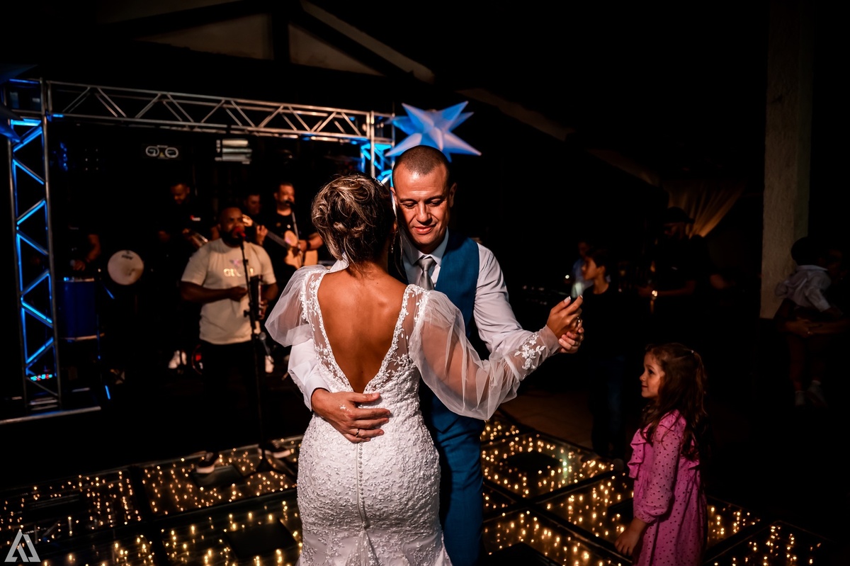 Wedding Casamento Buffet Making Off Decoração Cerimonialista Fotógrafo Vestido Noiva Noivo Camila Hoffmann Cerimonial Elimeire Assessoria de Evento Dani Vidal Vila Nova La Belle Maison Lena Buffet Casarão Penedo Diva Buffet Buquê Resende Penedo 