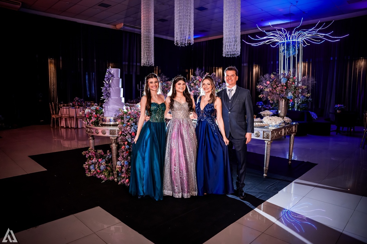 Ensaio Festa Book Teen Debutante 15 Anos Alex Jardim Fotografia Fotógrafo Makink Off Resende Itatiaia Penedo Porto Real Quatis Barra Mansa Volta Redonda Lena Buffet La Belle Maison Estela Dani Vidal Elimeire Laurino Camila Hoffmann Cerimonial Maquiadora