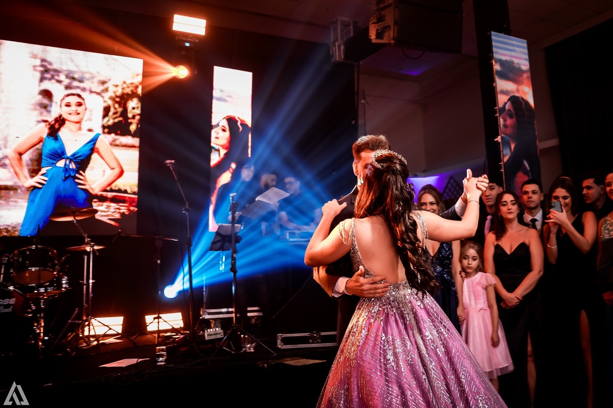 Ensaio Festa Book Teen Debutante 15 Anos Alex Jardim Fotografia Fotógrafo Makink Off Resende Itatiaia Penedo Porto Real Quatis Barra Mansa Volta Redonda Lena Buffet La Belle Maison Estela Dani Vidal Elimeire Laurino Camila Hoffmann Cerimonial Maquiadora