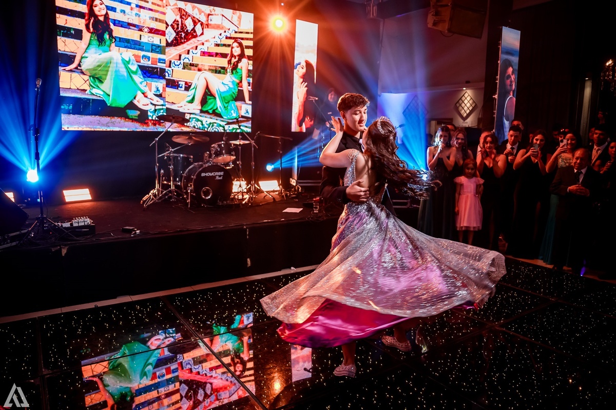 Ensaio Festa Book Teen Debutante 15 Anos Alex Jardim Fotografia Fotógrafo Makink Off Resende Itatiaia Penedo Porto Real Quatis Barra Mansa Volta Redonda Lena Buffet La Belle Maison Estela Dani Vidal Elimeire Laurino Camila Hoffmann Cerimonial Maquiadora