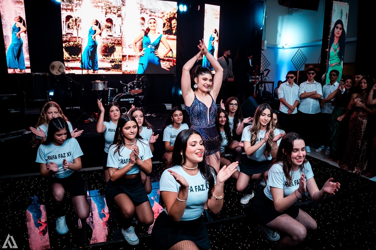 Ensaio Festa Book Teen Debutante 15 Anos Alex Jardim Fotografia Fotógrafo Makink Off Resende Itatiaia Penedo Porto Real Quatis Barra Mansa Volta Redonda Lena Buffet La Belle Maison Estela Dani Vidal Elimeire Laurino Camila Hoffmann Cerimonial Maquiadora