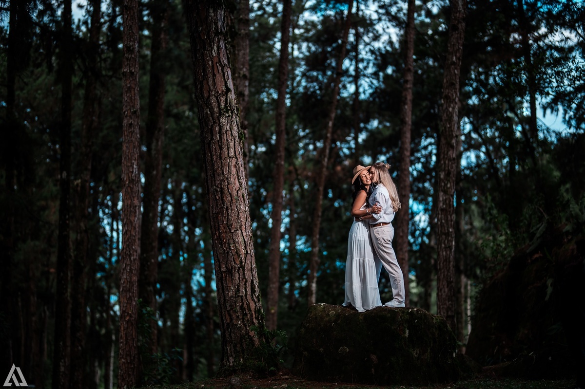 Wedding Casamento homoafetivo lésbica homossexual Buffet Making Off  Cerimonialista Fotógrafo Vestido Foto Noiva Camila Hoffmann Cerimonial Elimeire Dani Vidal La Belle Maison Lena Buffet Casarão Penedo Diva Buffet Buquê Resende Penedo Itatiaia 