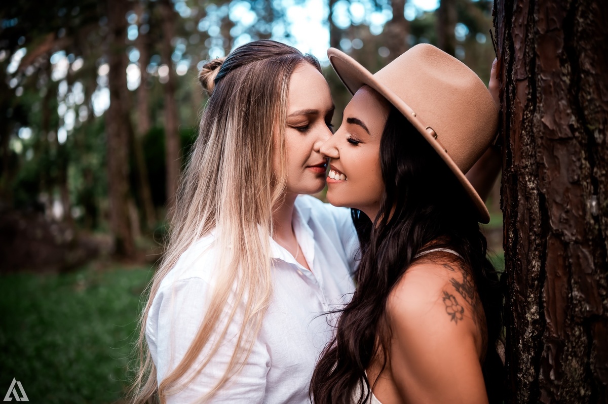 Wedding Casamento homoafetivo lésbica homossexual Buffet Making Off  Cerimonialista Fotógrafo Vestido Foto Noiva Camila Hoffmann Cerimonial Elimeire Dani Vidal La Belle Maison Lena Buffet Casarão Penedo Diva Buffet Buquê Resende Penedo Itatiaia 