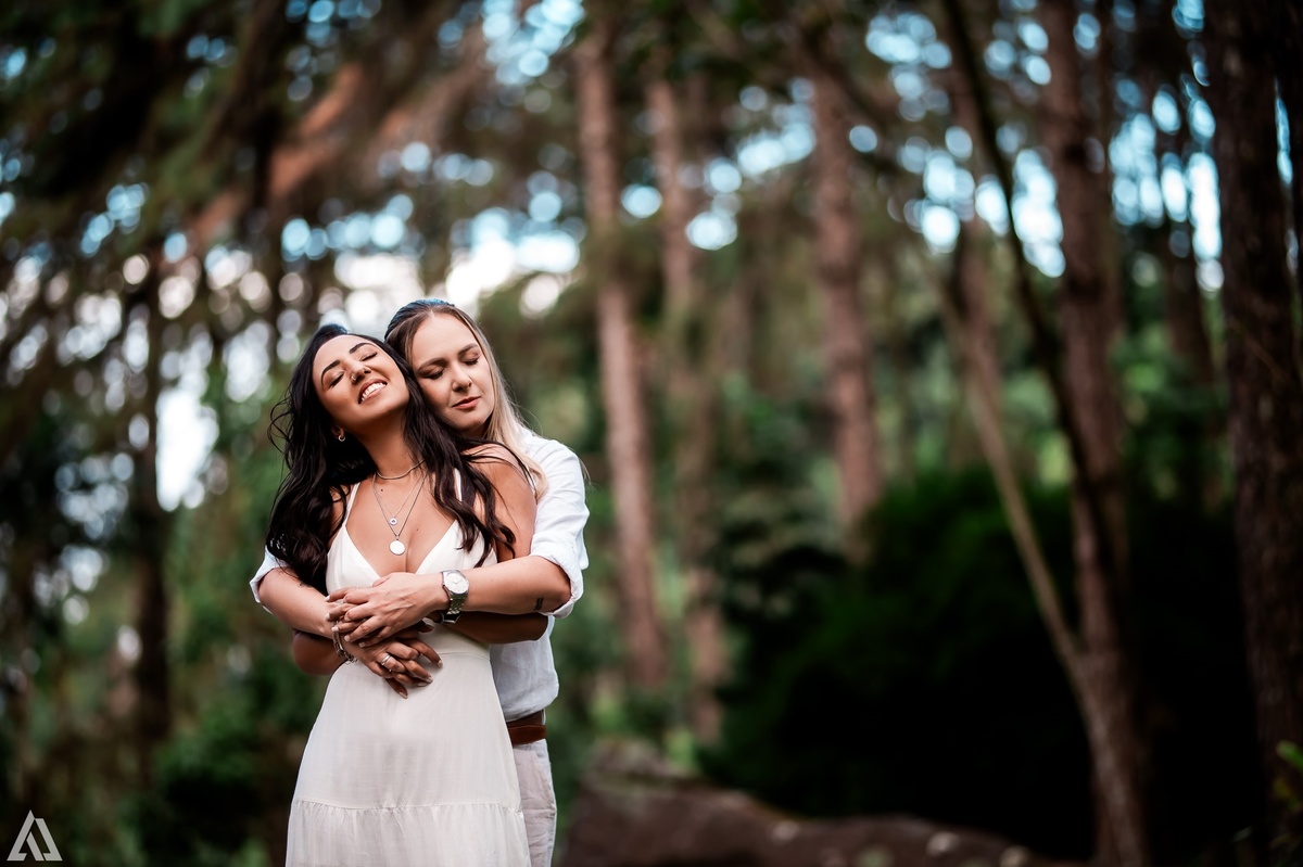 Wedding Casamento homoafetivo lésbica homossexual Buffet Making Off  Cerimonialista Fotógrafo Vestido Foto Noiva Camila Hoffmann Cerimonial Elimeire Dani Vidal La Belle Maison Lena Buffet Casarão Penedo Diva Buffet Buquê Resende Penedo Itatiaia 