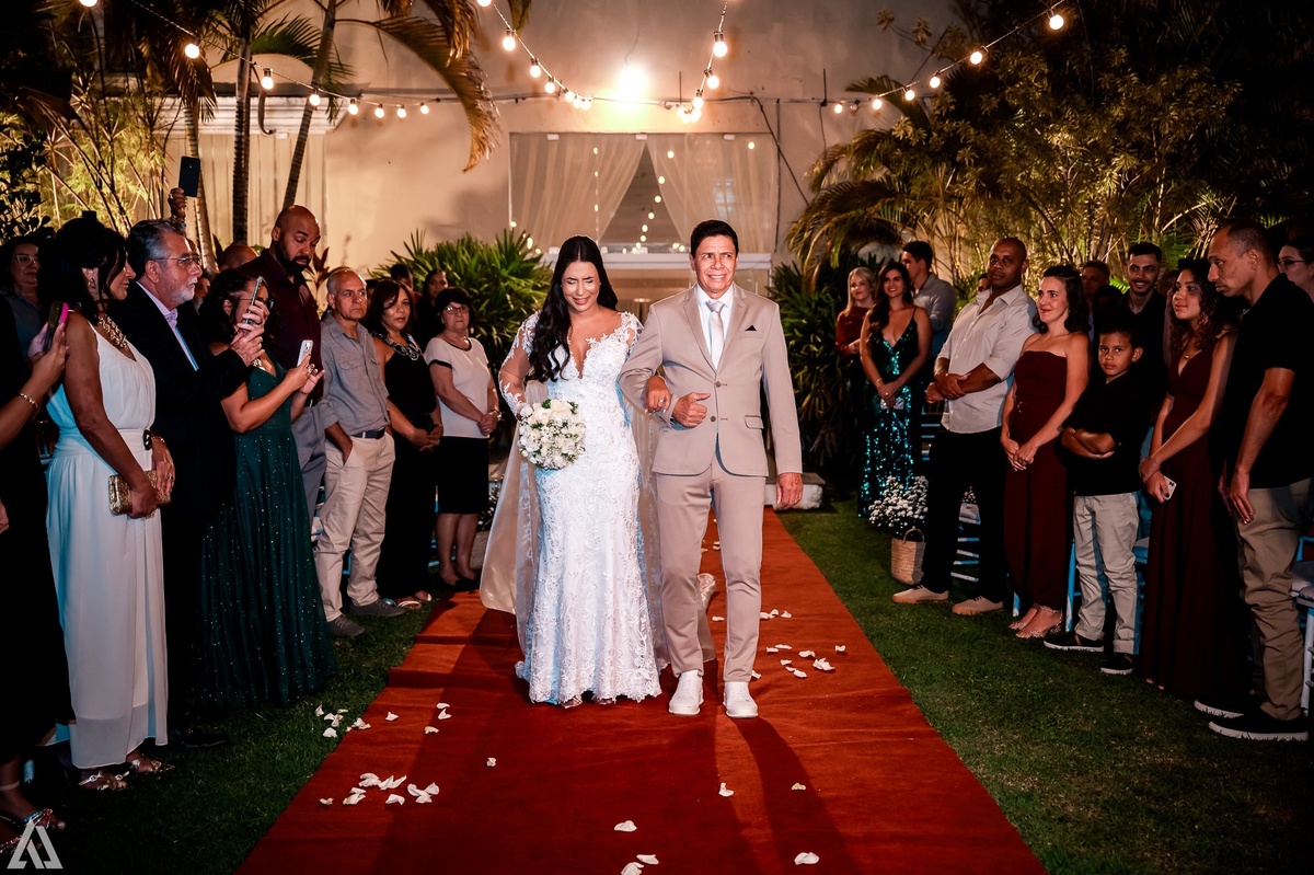 Wedding Casamento Buffet Making Off Decoração Cerimonialista Fotógrafo Vestido Noiva Noivo Camila Hoffmann Cerimonial Elimeire Assessoria de Evento Dani Vidal Vila Nova La Belle Maison Lena Buffet Casarão Penedo Diva Buffet Buquê Resende Penedo 