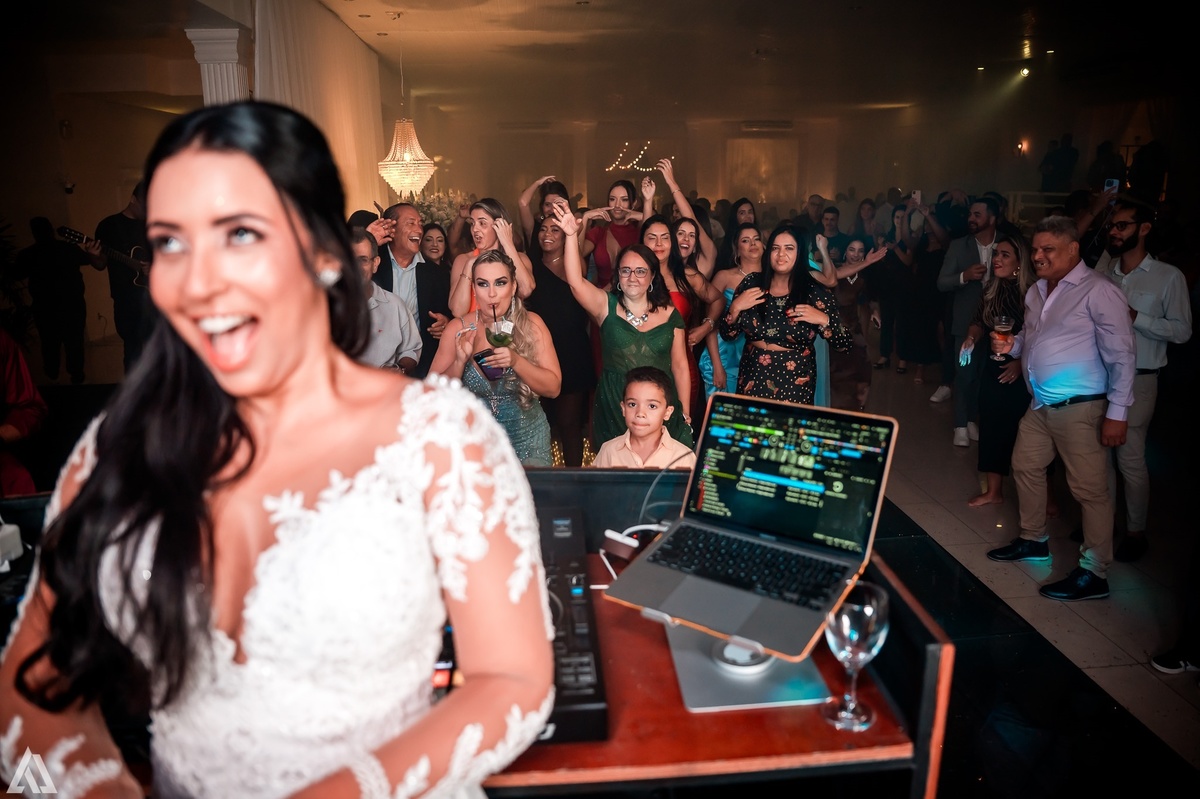 Wedding Casamento Buffet Making Off Decoração Cerimonialista Fotógrafo Vestido Noiva Noivo Camila Hoffmann Cerimonial Elimeire Assessoria de Evento Dani Vidal Vila Nova La Belle Maison Lena Buffet Casarão Penedo Diva Buffet Buquê Resende Penedo 