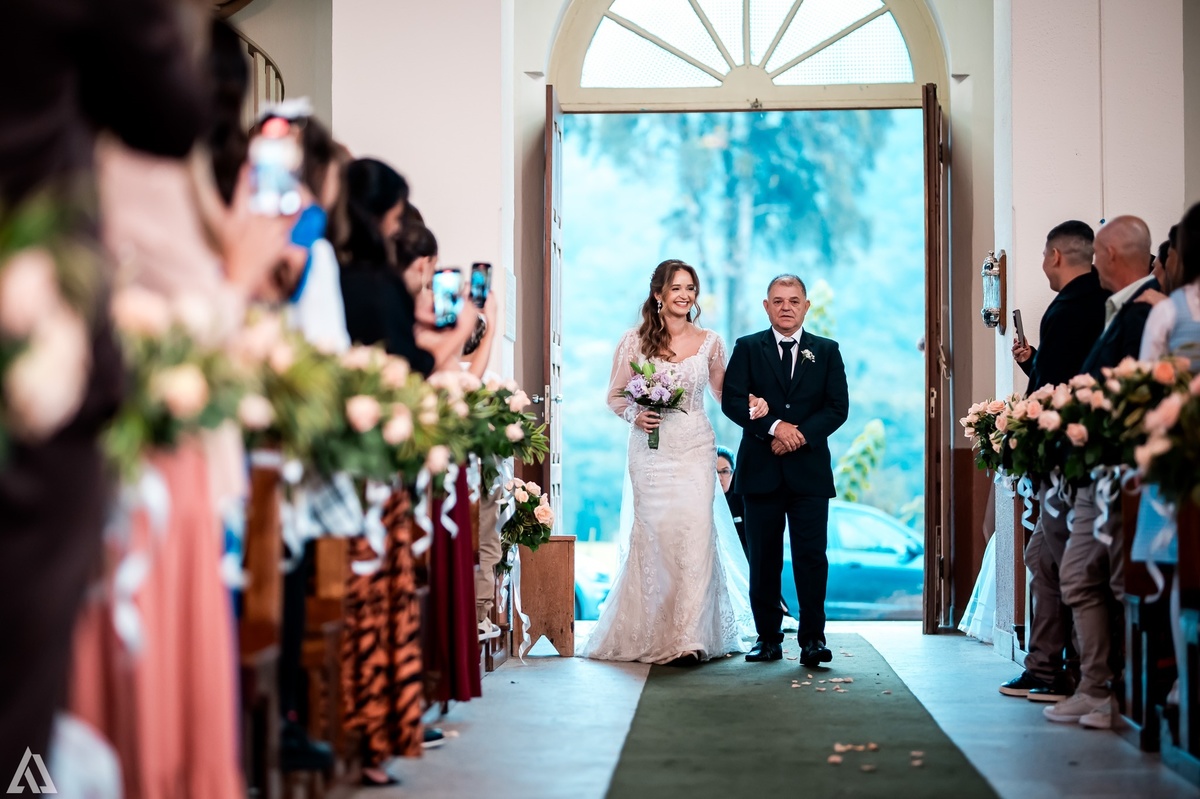 Wedding Casamento Buffet Making Off Decoração Cerimonialista Fotógrafo Vestido Noiva Noivo Camila Hoffmann Cerimonial Elimeire Assessoria de Evento Dani Vidal Vila Nova La Belle Maison Lena Buffet Casarão Penedo Diva Buffet Buquê Resende Penedo 