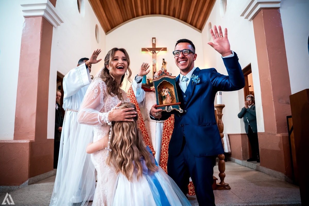 Wedding Casamento Buffet Making Off Decoração Cerimonialista Fotógrafo Vestido Noiva Noivo Camila Hoffmann Cerimonial Elimeire Assessoria de Evento Dani Vidal Vila Nova La Belle Maison Lena Buffet Casarão Penedo Diva Buffet Buquê Resende Penedo 