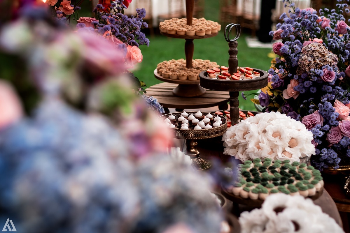 Wedding Casamento Buffet Making Off Decoração Cerimonialista Fotógrafo Vestido Noiva Noivo Camila Hoffmann Cerimonial Elimeire Assessoria de Evento Dani Vidal Vila Nova La Belle Maison Lena Buffet Casarão Penedo Diva Buffet Buquê Resende Penedo 