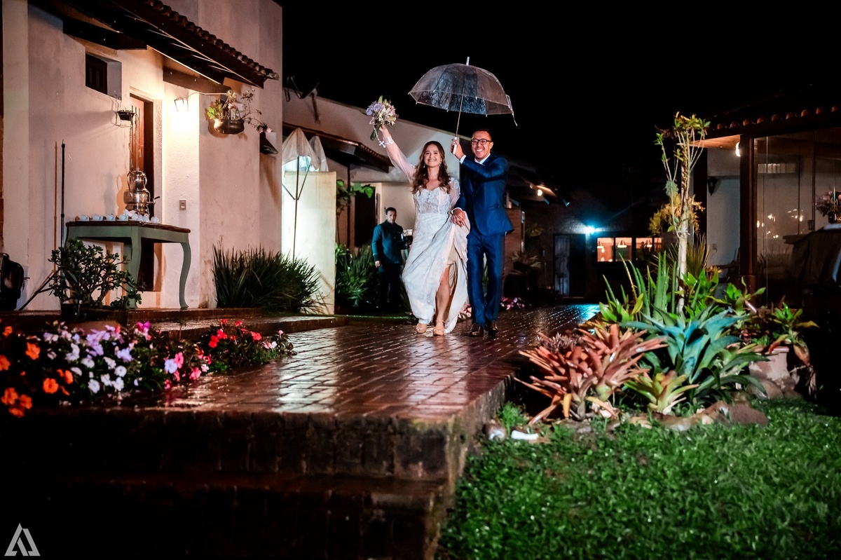 Wedding Casamento Buffet Making Off Decoração Cerimonialista Fotógrafo Vestido Noiva Noivo Camila Hoffmann Cerimonial Elimeire Assessoria de Evento Dani Vidal Vila Nova La Belle Maison Lena Buffet Casarão Penedo Diva Buffet Buquê Resende Penedo 