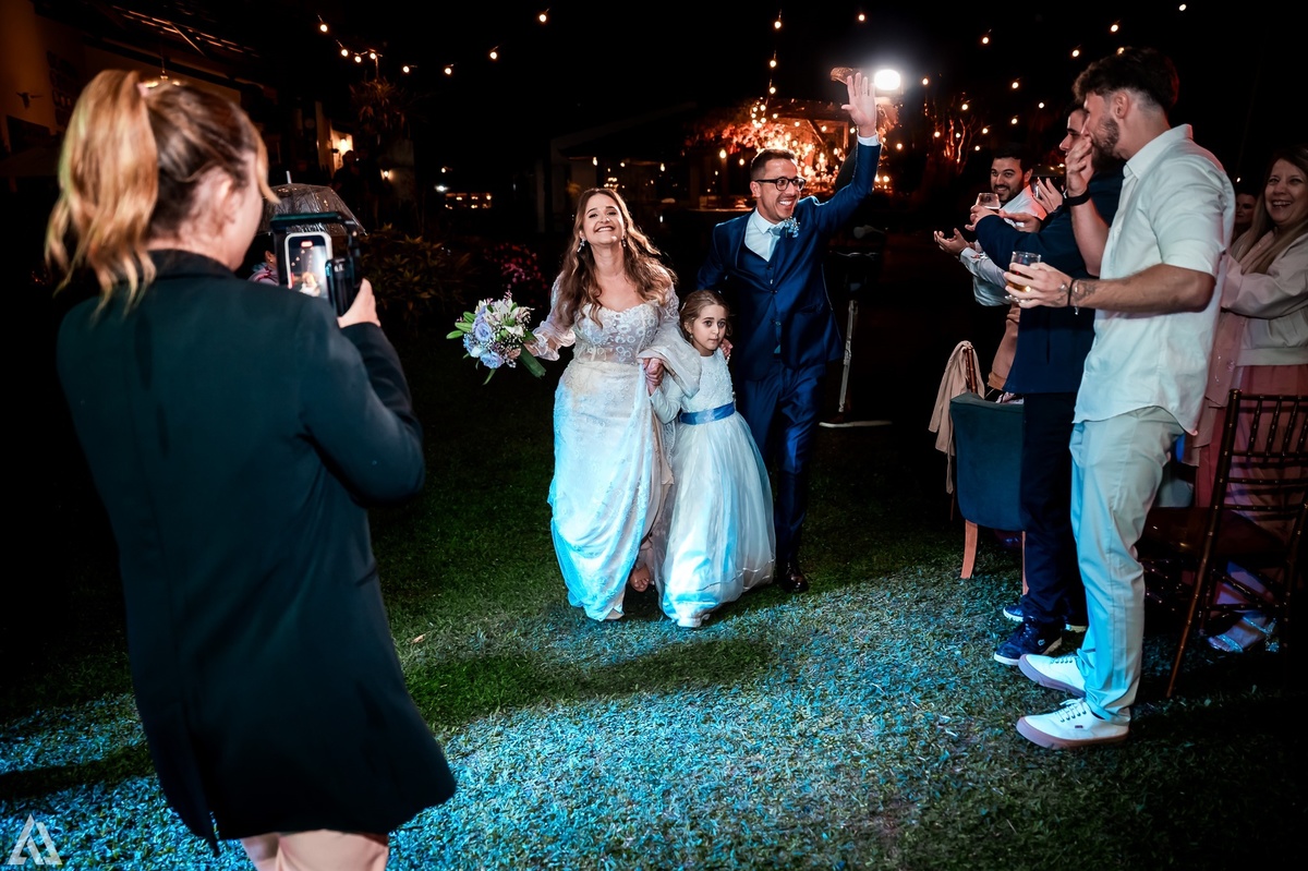 Wedding Casamento Buffet Making Off Decoração Cerimonialista Fotógrafo Vestido Noiva Noivo Camila Hoffmann Cerimonial Elimeire Assessoria de Evento Dani Vidal Vila Nova La Belle Maison Lena Buffet Casarão Penedo Diva Buffet Buquê Resende Penedo 