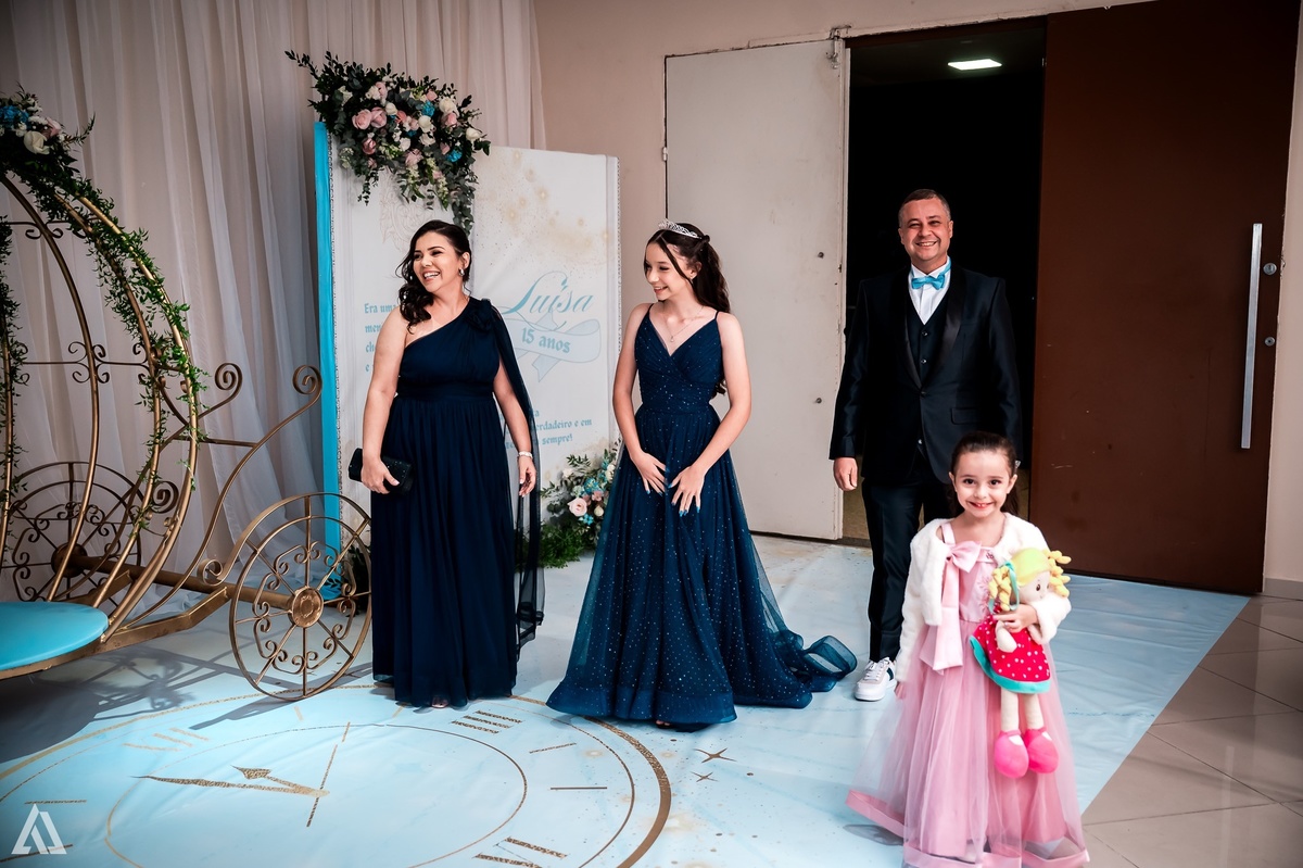 Ensaio Festa Book Teen Debutante 15 Anos Alex Jardim Fotografia Fotógrafo Makink Off Resende Itatiaia Penedo Porto Real Quatis Barra Mansa Volta Redonda Lena Buffet La Belle Maison Estela Dani Vidal Elimeire Laurino Camila Hoffmann Cerimonial Maquiadora