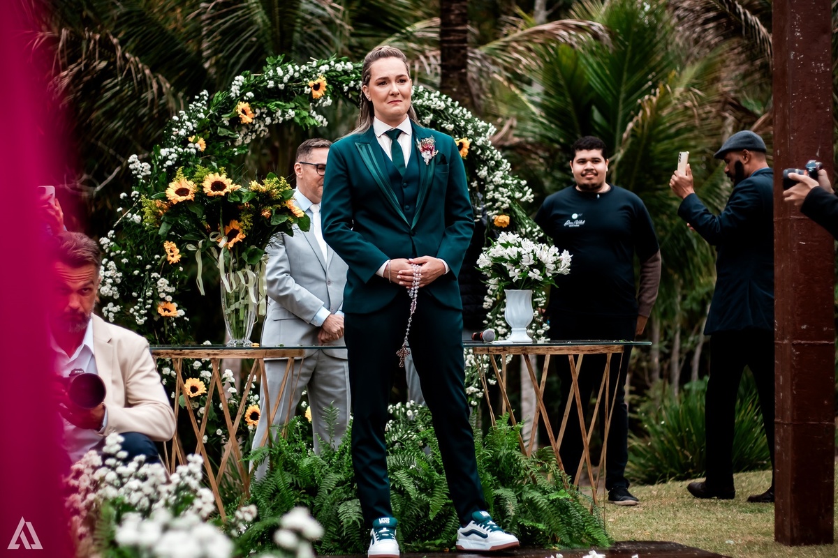 Wedding Casamento Buffet Making Off Decoração Cerimonialista Fotógrafo Vestido Noiva Noivo Camila Hoffmann Alicia Dani Vidal Vila Nova La Belle Maison Lena Buffet Diva Buffet Buquê Resende Penedo LGBT Casamento Homo afetivo Gay Lésbica