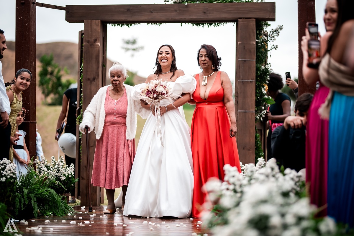 Wedding Casamento Buffet Making Off Decoração Cerimonialista Fotógrafo Vestido Noiva Noivo Camila Hoffmann Alicia Dani Vidal Vila Nova La Belle Maison Lena Buffet Diva Buffet Buquê Resende Penedo LGBT Casamento Homo afetivo Gay Lésbica