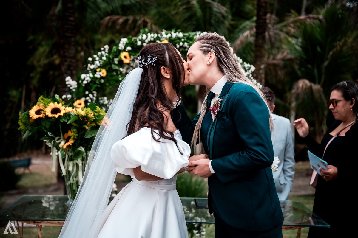 Wedding Casamento Buffet Making Off Decoração Cerimonialista Fotógrafo Vestido Noiva Noivo Camila Hoffmann Alicia Dani Vidal Vila Nova La Belle Maison Lena Buffet Diva Buffet Buquê Resende Penedo LGBT Casamento Homo afetivo Gay Lésbica