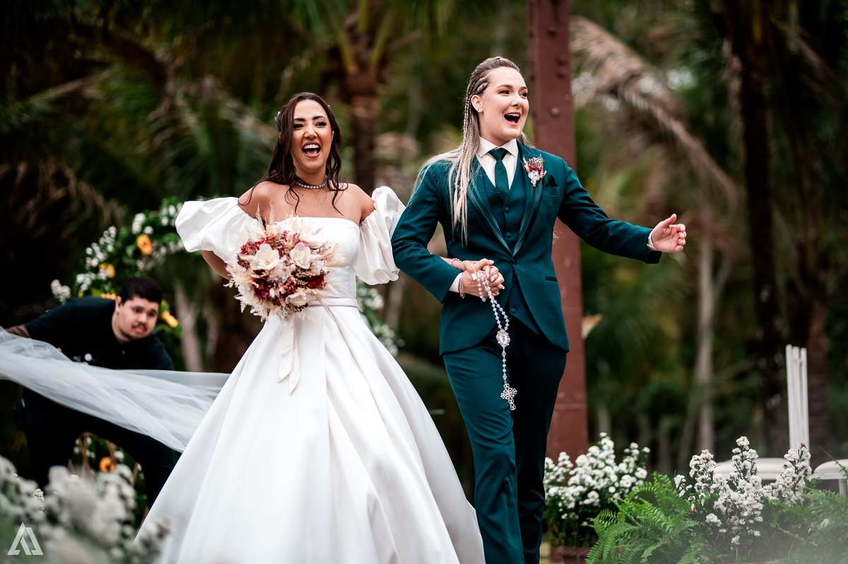 Wedding Casamento Buffet Making Off Decoração Cerimonialista Fotógrafo Vestido Noiva Noivo Camila Hoffmann Alicia Dani Vidal Vila Nova La Belle Maison Lena Buffet Diva Buffet Buquê Resende Penedo LGBT Casamento Homo afetivo Gay Lésbica