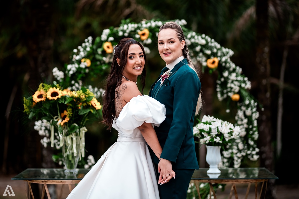 Wedding Casamento Buffet Making Off Decoração Cerimonialista Fotógrafo Vestido Noiva Noivo Camila Hoffmann Alicia Dani Vidal Vila Nova La Belle Maison Lena Buffet Diva Buffet Buquê Resende Penedo LGBT Casamento Homo afetivo Gay Lésbica