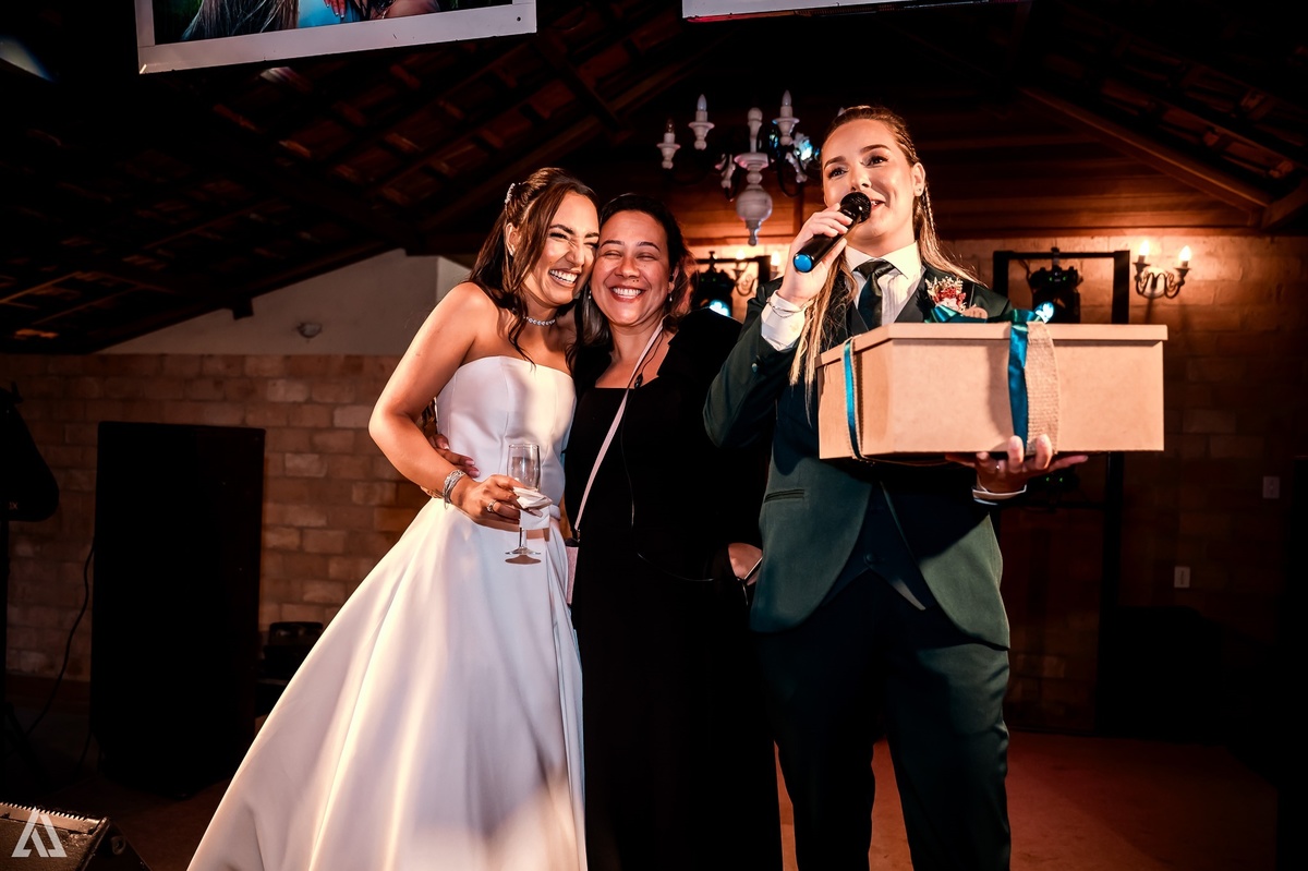 Wedding Casamento Buffet Making Off Decoração Cerimonialista Fotógrafo Vestido Noiva Noivo Camila Hoffmann Alicia Dani Vidal Vila Nova La Belle Maison Lena Buffet Diva Buffet Buquê Resende Penedo LGBT Casamento Homo afetivo Gay Lésbica