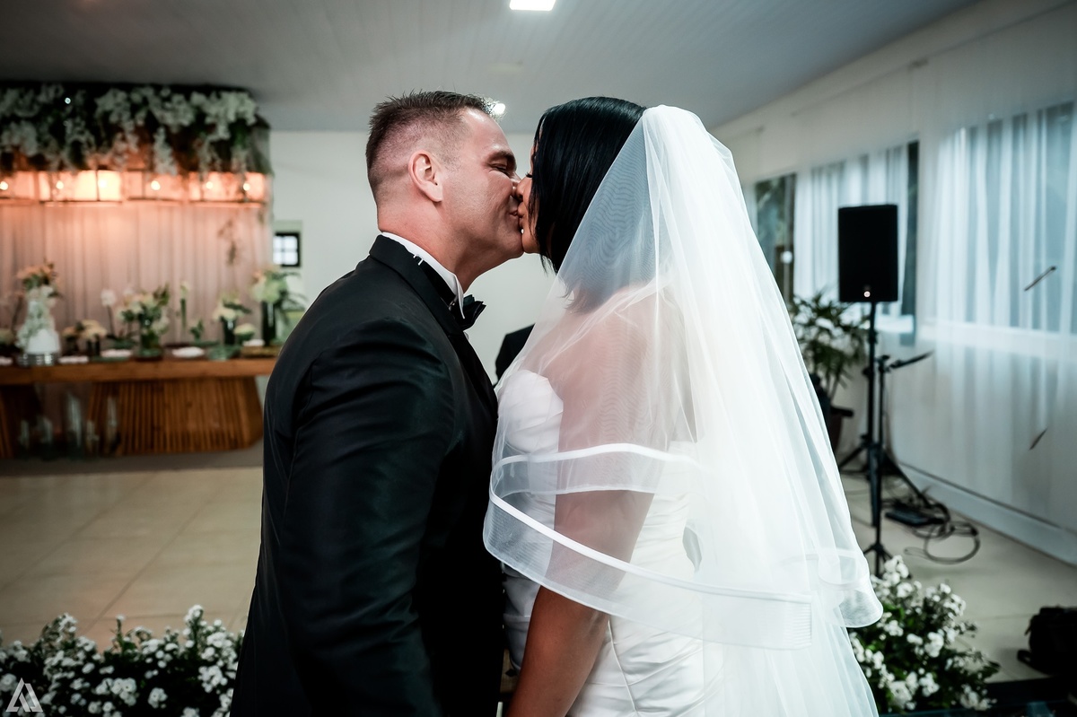 Wedding Casamento Buffet Making Off Decoração Cerimonialista Fotógrafo Vestido Noiva Noivo Camila Hoffmann Cerimonial Elimeire Assessoria de Evento Dani Vidal Vila Nova La Belle Maison Lena Buffet Casarão Penedo Diva Buffet Buquê Resende Penedo 