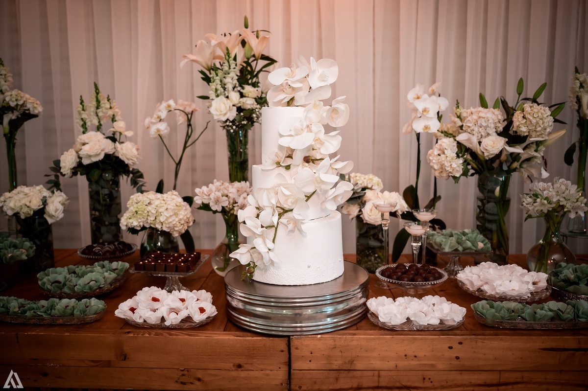 Wedding Casamento Buffet Making Off Decoração Cerimonialista Fotógrafo Vestido Noiva Noivo Camila Hoffmann Cerimonial Elimeire Assessoria de Evento Dani Vidal Vila Nova La Belle Maison Lena Buffet Casarão Penedo Diva Buffet Buquê Resende Penedo 