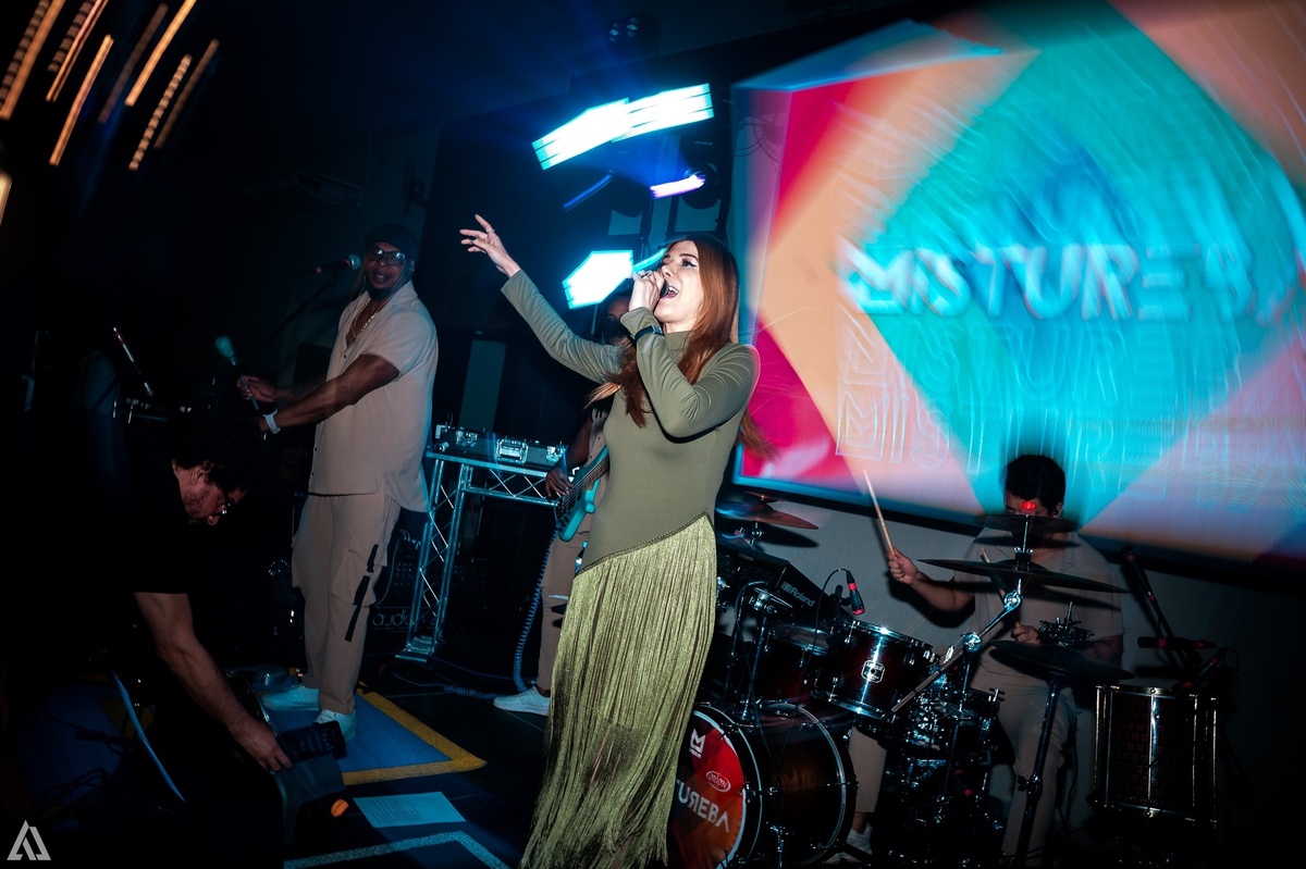 Wedding Casamento Buffet Making Off Decoração Cerimonialista Fotógrafo Vestido Noiva Noivo Camila Hoffmann Cerimonial Elimeire Assessoria de Evento Dani Vidal Vila Nova La Belle Maison Lena Buffet Casarão Penedo Diva Buffet Buquê Resende Penedo 