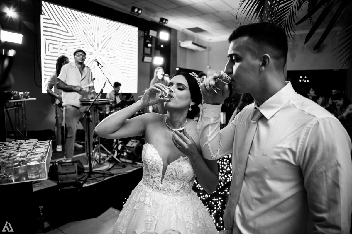 Wedding Casamento Buffet Making Off Decoração Cerimonialista Fotógrafo Vestido Noiva Noivo Camila Hoffmann Cerimonial Elimeire Assessoria de Evento Dani Vidal Vila Nova La Belle Maison Lena Buffet Casarão Penedo Diva Buffet Buquê Resende Penedo 