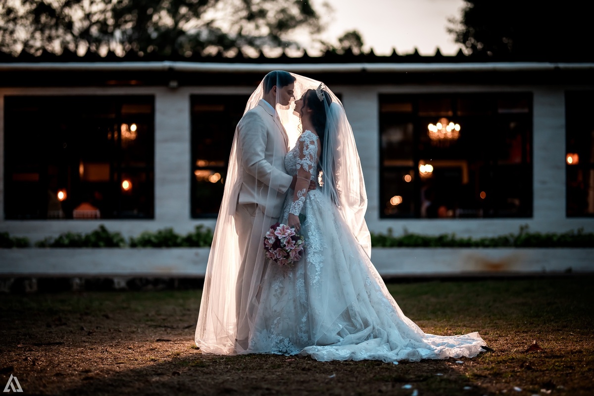 Wedding Casamento Buffet Making Off Decoração Cerimonialista Fotógrafo Vestido Noiva Noivo Camila Hoffmann Cerimonial Elimeire Assessoria de Evento Dani Vidal Vila Nova La Belle Maison Lena Buffet Casarão Penedo Diva Buffet Buquê Resende Penedo 