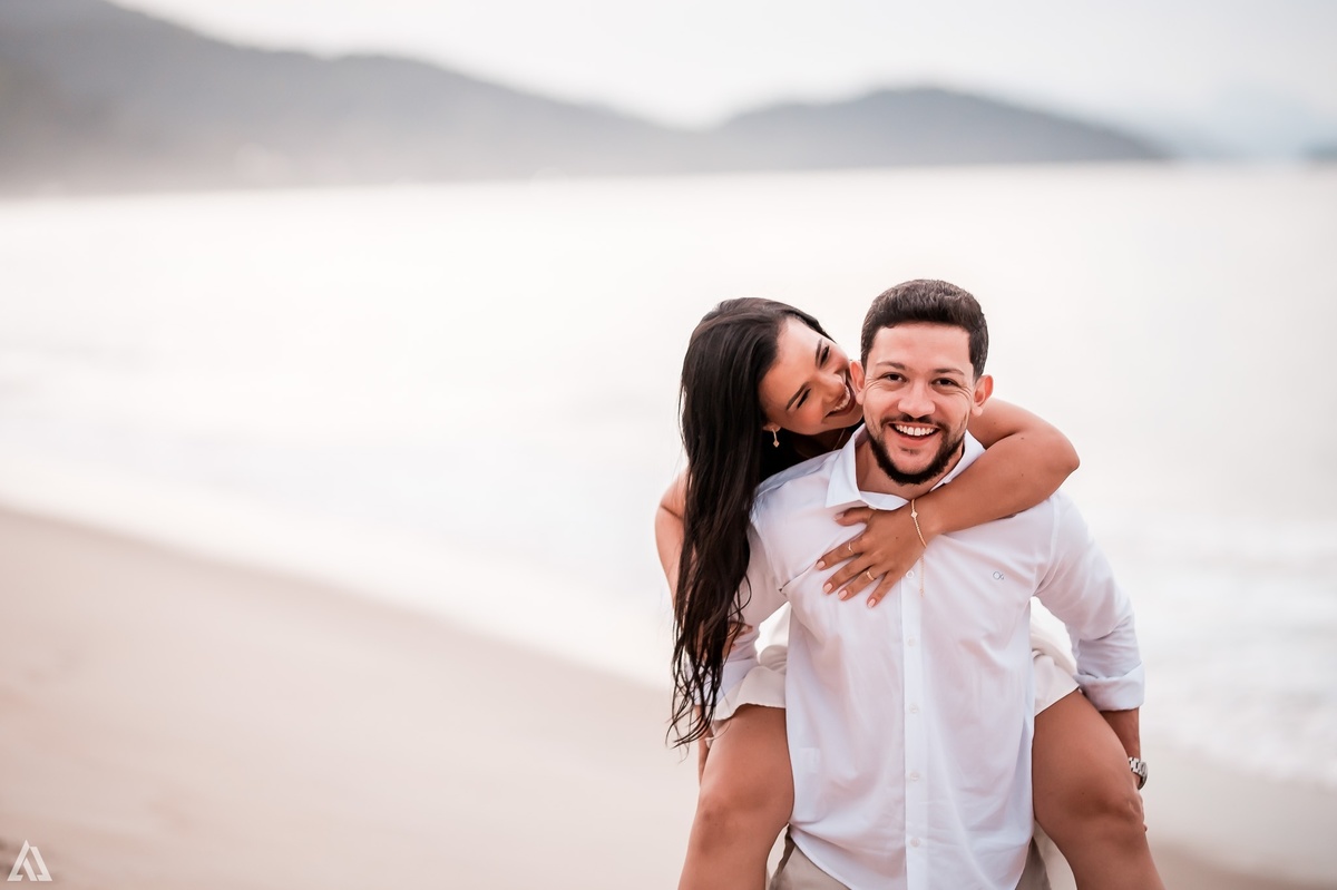 Wedding Casamento Buffet Making Off  Cerimonialista Fotógrafo Vestido Foto Noiva Camila Hoffmann Cerimonial Elimeire Dani Vidal La Belle Maison Lena Buffet Casarão Penedo Diva Buffet Buquê Resende Penedo Itatiaia 
