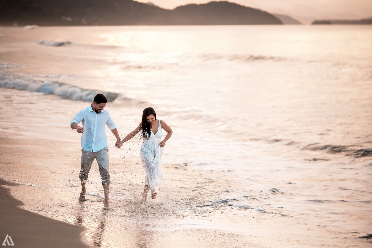 Wedding Casamento Buffet Making Off  Cerimonialista Fotógrafo Vestido Foto Noiva Camila Hoffmann Cerimonial Elimeire Dani Vidal La Belle Maison Lena Buffet Casarão Penedo Diva Buffet Buquê Resende Penedo Itatiaia 