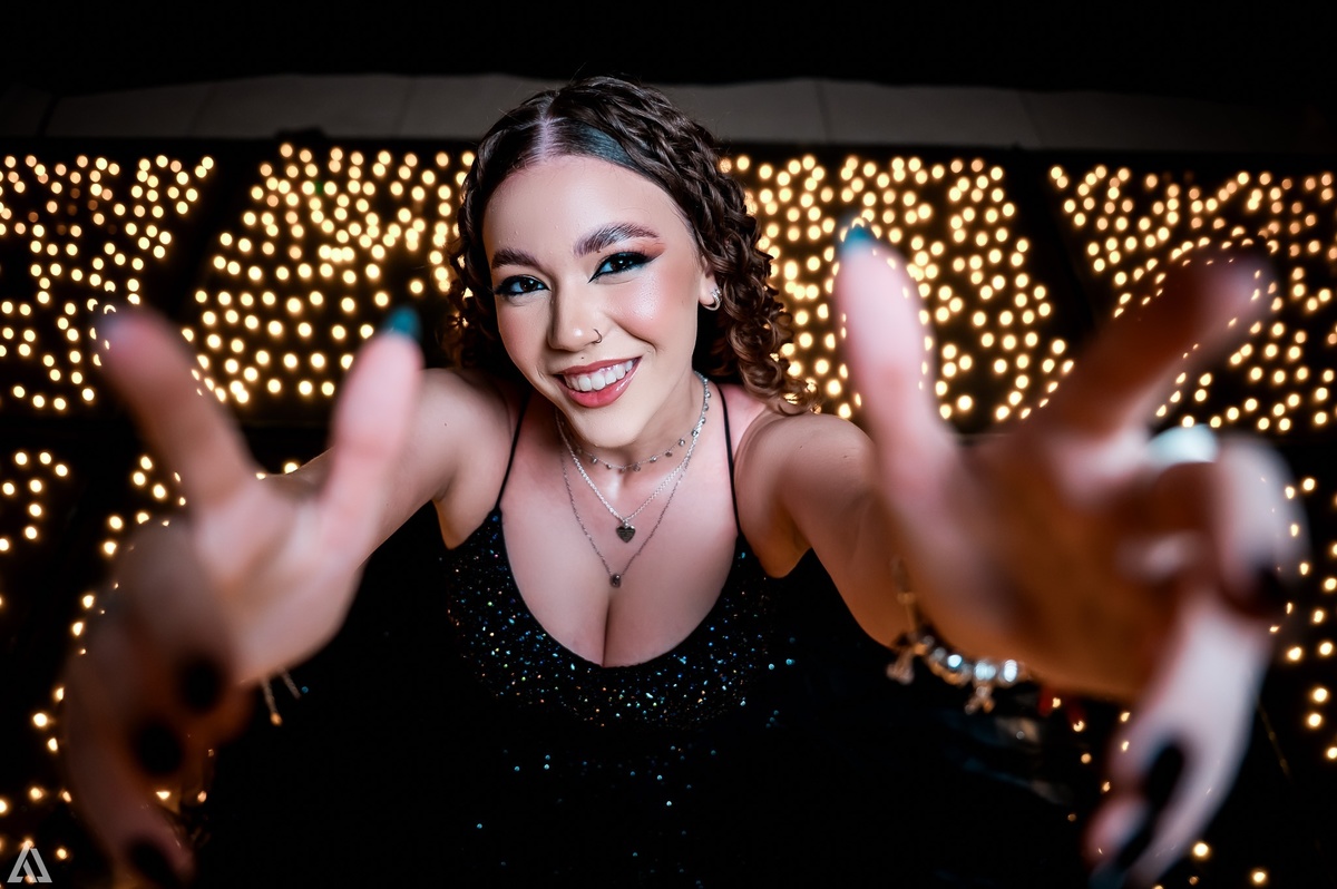 Ensaio Festa Book Teen Debutante 15 Anos Alex Jardim Fotografia Fotógrafo Makink Off Resende Itatiaia Penedo Porto Real Quatis Barra Mansa Volta Redonda Lena Buffet La Belle Maison Estela Dani Vidal Alicia Oliveira Camila Hoffmann Cerimonial Maquiadora