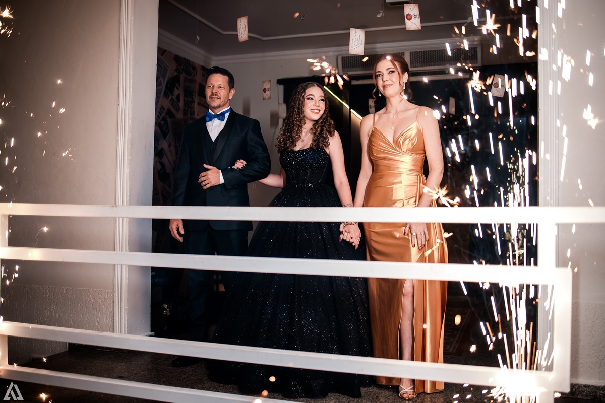 Ensaio Festa Book Teen Debutante 15 Anos Alex Jardim Fotografia Fotógrafo Makink Off Resende Itatiaia Penedo Porto Real Quatis Barra Mansa Volta Redonda Lena Buffet La Belle Maison Estela Dani Vidal Alicia Oliveira Camila Hoffmann Cerimonial Maquiadora