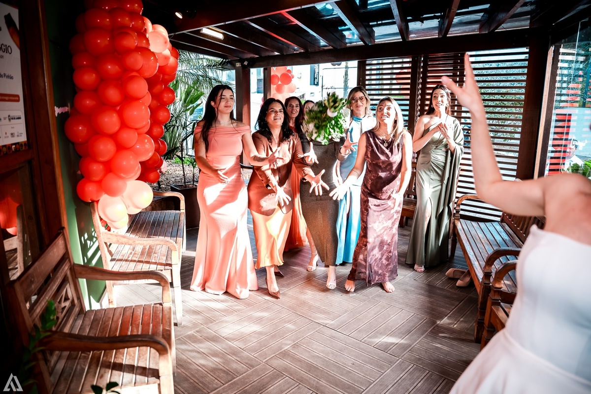 Wedding Casamento Buffet Making Off Decoração Cerimonialista Fotógrafo Vestido Noiva Noivo Camila Hoffmann Cerimonial Elimeire Assessoria de Evento Dani Vidal Vila Nova La Belle Maison Lena Buffet Casarão Penedo Diva Buffet Buquê Resende Penedo 