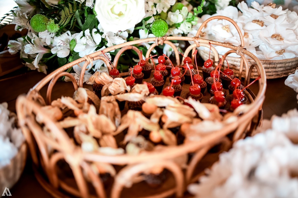 Wedding Casamento Buffet Making Off Decoração Cerimonialista Fotógrafo Vestido Noiva Noivo Camila Hoffmann Cerimonial Elimeire Assessoria de Evento Dani Vidal Vila Nova La Belle Maison Lena Buffet Casarão Penedo Diva Buffet Buquê Resende Penedo 