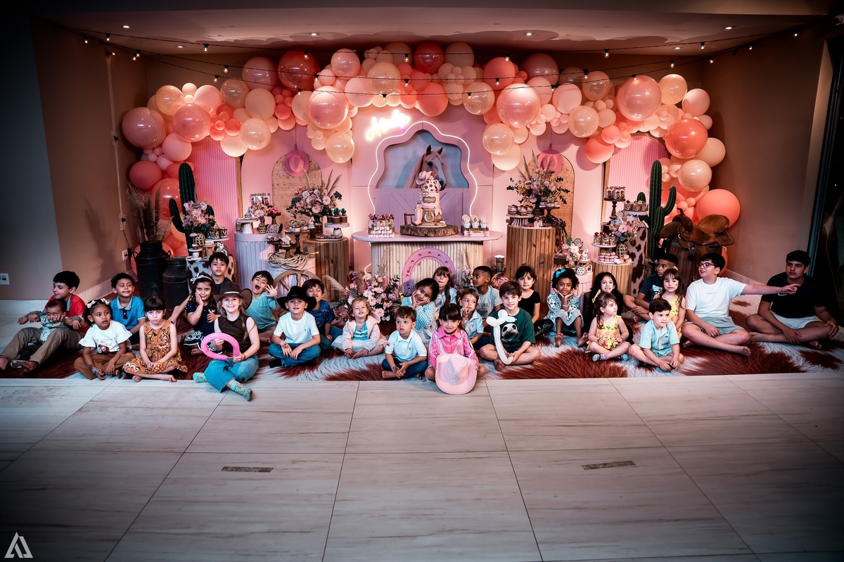 Festa Infantil 1 Ano Meu primeiro Ano aniversário festa de criança recreaê recreação infantil decoração salão de festa doceria meu pé de jambo pintou alegria Lidia Rezende Maria Faz festa Bellita Festas Andressa Ramos & Matterfloris Juliana Nery Decor