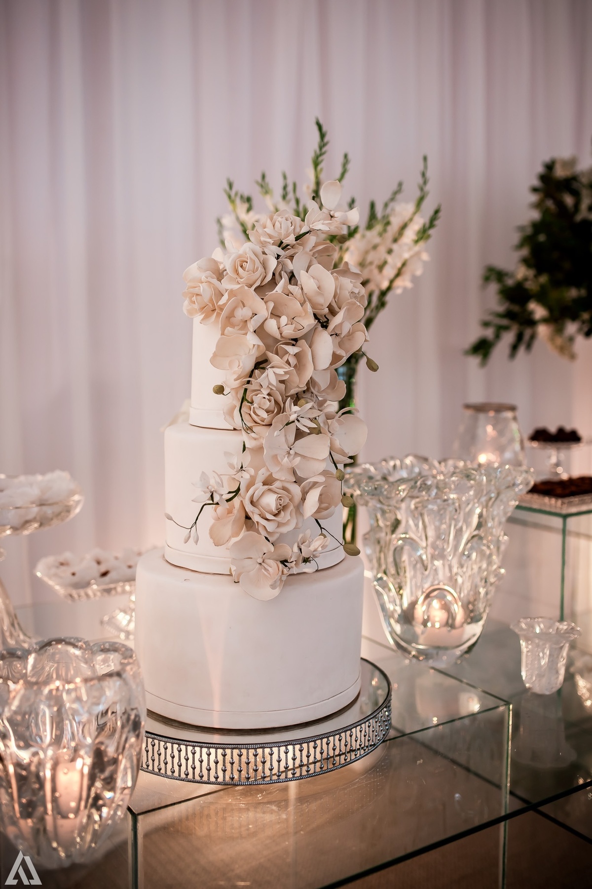 Wedding Casamento Buffet Making Off Decoração Cerimonialista Fotógrafo Vestido Noiva Noivo Camila Hoffmann Cerimonial Elimeire Assessoria de Evento Dani Vidal Vila Nova La Belle Maison Lena Buffet Casarão Penedo Diva Buffet Buquê Resende Penedo 