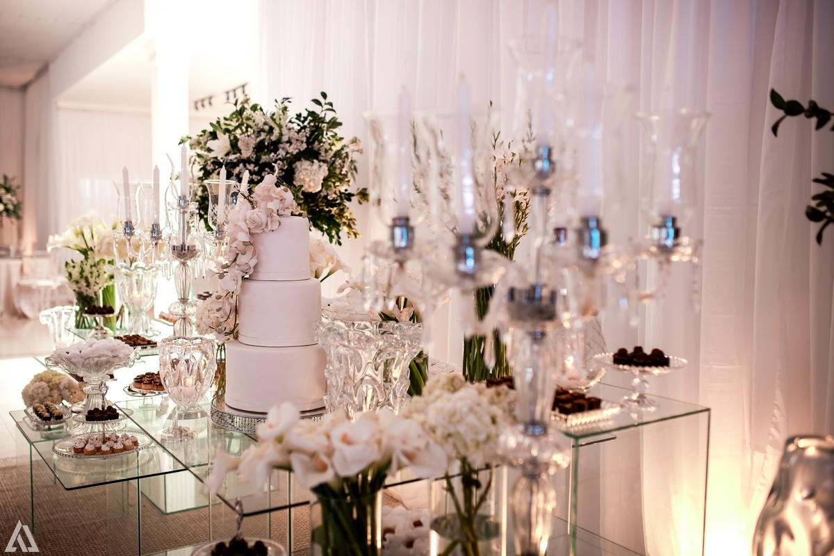 Wedding Casamento Buffet Making Off Decoração Cerimonialista Fotógrafo Vestido Noiva Noivo Camila Hoffmann Cerimonial Elimeire Assessoria de Evento Dani Vidal Vila Nova La Belle Maison Lena Buffet Casarão Penedo Diva Buffet Buquê Resende Penedo 