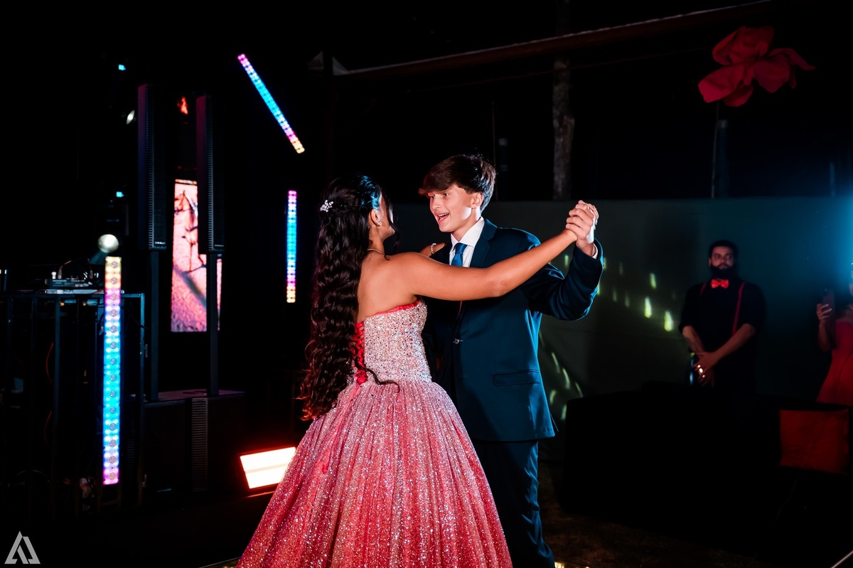 Ensaio Festa Book Teen Debutante 15 Anos Alex Jardim Fotografia Fotógrafo Makink Off Resende Itatiaia Penedo Porto Real Quatis Barra Mansa Volta Redonda Lena Buffet La Belle Maison Estela Dani Vidal Alicia Oliveira Camila Hoffmann Cerimonial Maquiadora