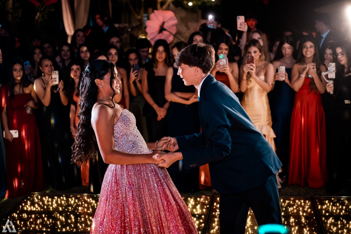 Ensaio Festa Book Teen Debutante 15 Anos Alex Jardim Fotografia Fotógrafo Makink Off Resende Itatiaia Penedo Porto Real Quatis Barra Mansa Volta Redonda Lena Buffet La Belle Maison Estela Dani Vidal Alicia Oliveira Camila Hoffmann Cerimonial Maquiadora
