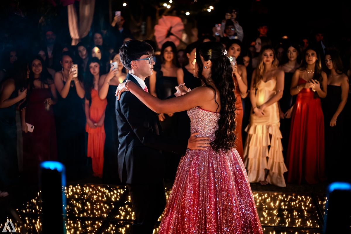 Ensaio Festa Book Teen Debutante 15 Anos Alex Jardim Fotografia Fotógrafo Makink Off Resende Itatiaia Penedo Porto Real Quatis Barra Mansa Volta Redonda Lena Buffet La Belle Maison Estela Dani Vidal Alicia Oliveira Camila Hoffmann Cerimonial Maquiadora