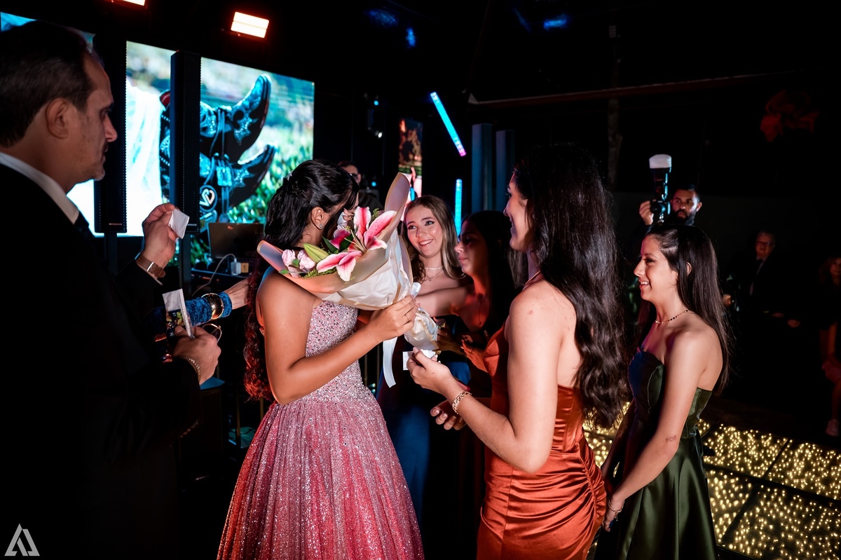 Ensaio Festa Book Teen Debutante 15 Anos Alex Jardim Fotografia Fotógrafo Makink Off Resende Itatiaia Penedo Porto Real Quatis Barra Mansa Volta Redonda Lena Buffet La Belle Maison Estela Dani Vidal Alicia Oliveira Camila Hoffmann Cerimonial Maquiadora