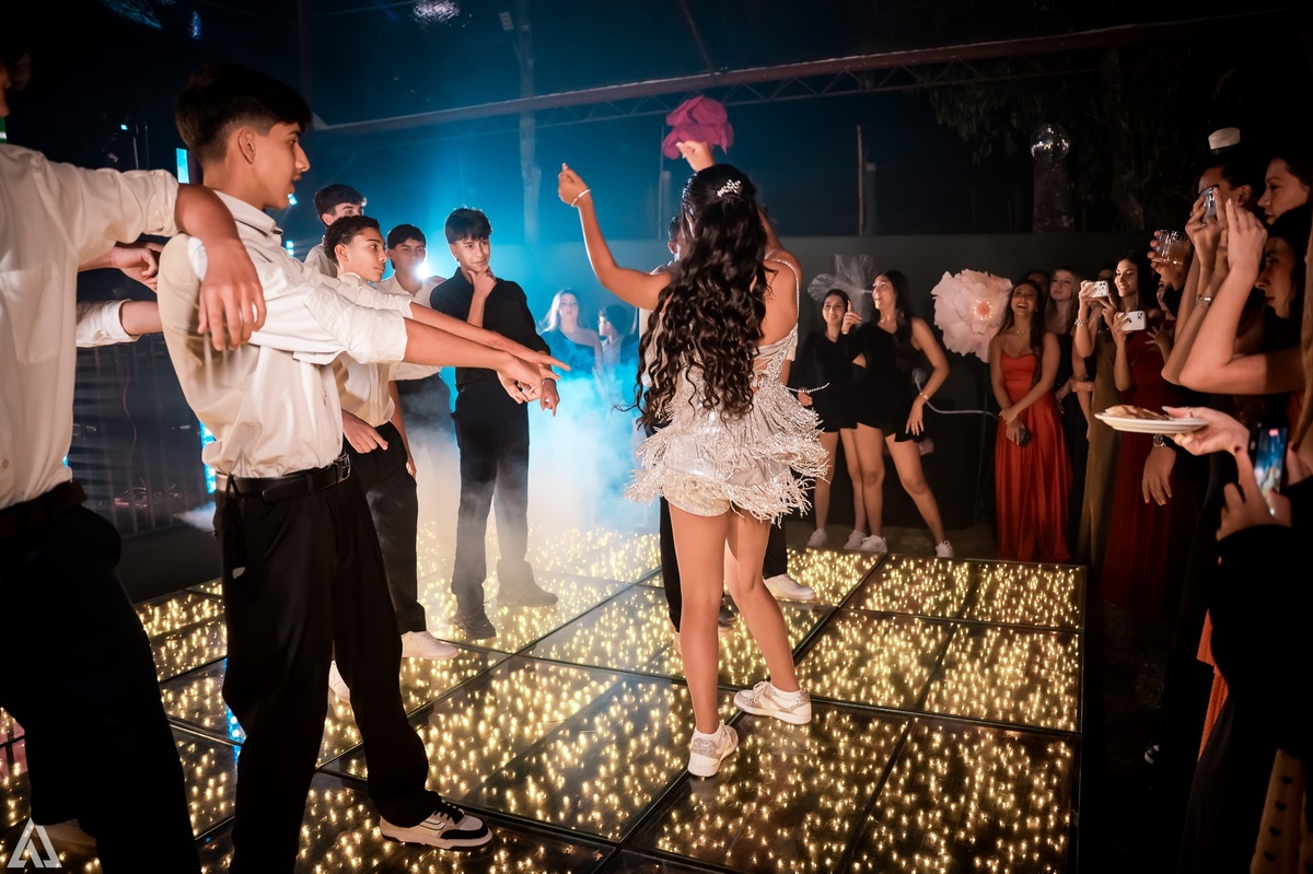 Ensaio Festa Book Teen Debutante 15 Anos Alex Jardim Fotografia Fotógrafo Makink Off Resende Itatiaia Penedo Porto Real Quatis Barra Mansa Volta Redonda Lena Buffet La Belle Maison Estela Dani Vidal Alicia Oliveira Camila Hoffmann Cerimonial Maquiadora