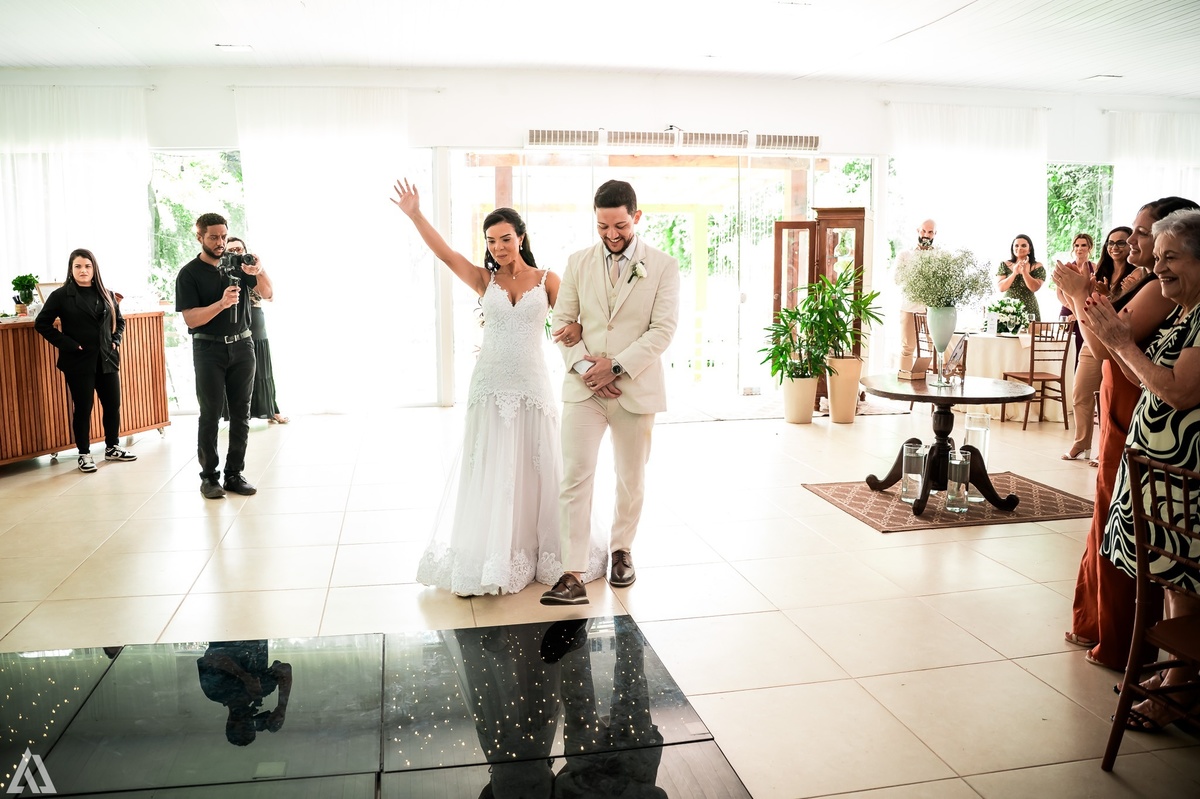 Wedding Casamento Buffet Making Off Decoração Cerimonialista Fotógrafo Vestido Noiva Noivo Camila Hoffmann Cerimonial Elimeire Assessoria de Evento Dani Vidal Vila Nova La Belle Maison Lena Buffet Casarão Penedo Diva Buffet Buquê Resende Penedo 