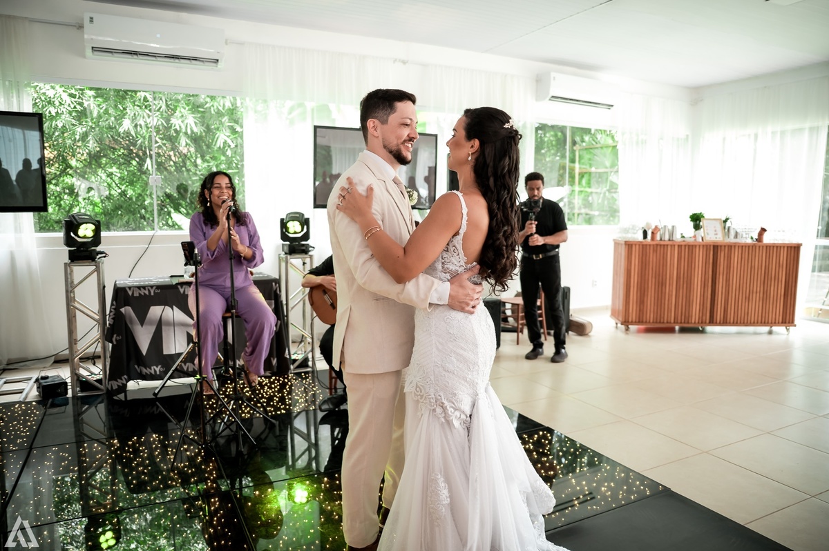 Wedding Casamento Buffet Making Off Decoração Cerimonialista Fotógrafo Vestido Noiva Noivo Camila Hoffmann Cerimonial Elimeire Assessoria de Evento Dani Vidal Vila Nova La Belle Maison Lena Buffet Casarão Penedo Diva Buffet Buquê Resende Penedo 