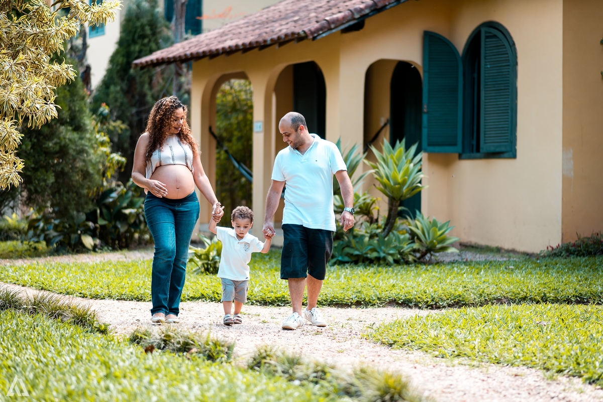 Ensaio Book Gestante Alex Jardim Fotografia Fotógrafo Resende Itatiaia Porto Real Quatis Barra Mansa Volta Redonda Gestante passeando com família