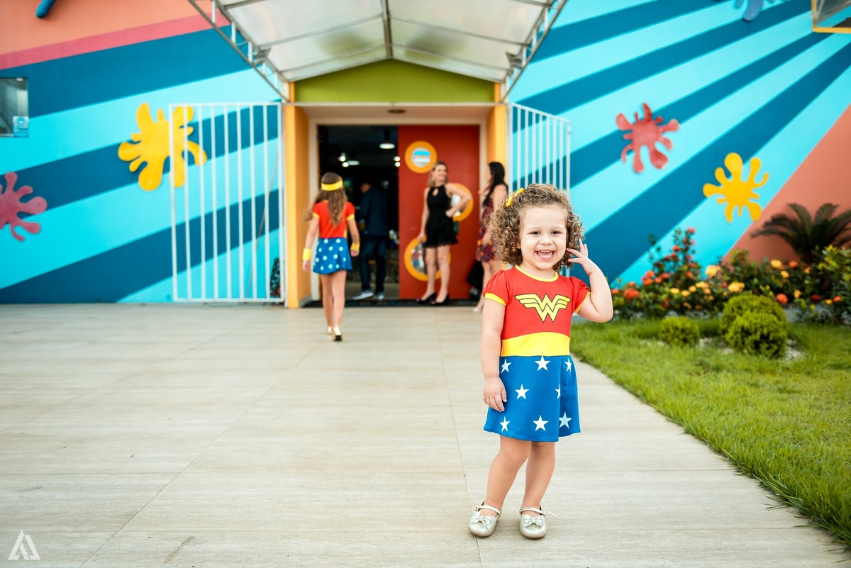 Aniversário Infantil Mulher Maravilha Alex Jardim Fotografia Fotógrafo Resende Itatiaia Porto Real Quatis Barra Mansa Volta Redonda Buffet Pintou Alegria 