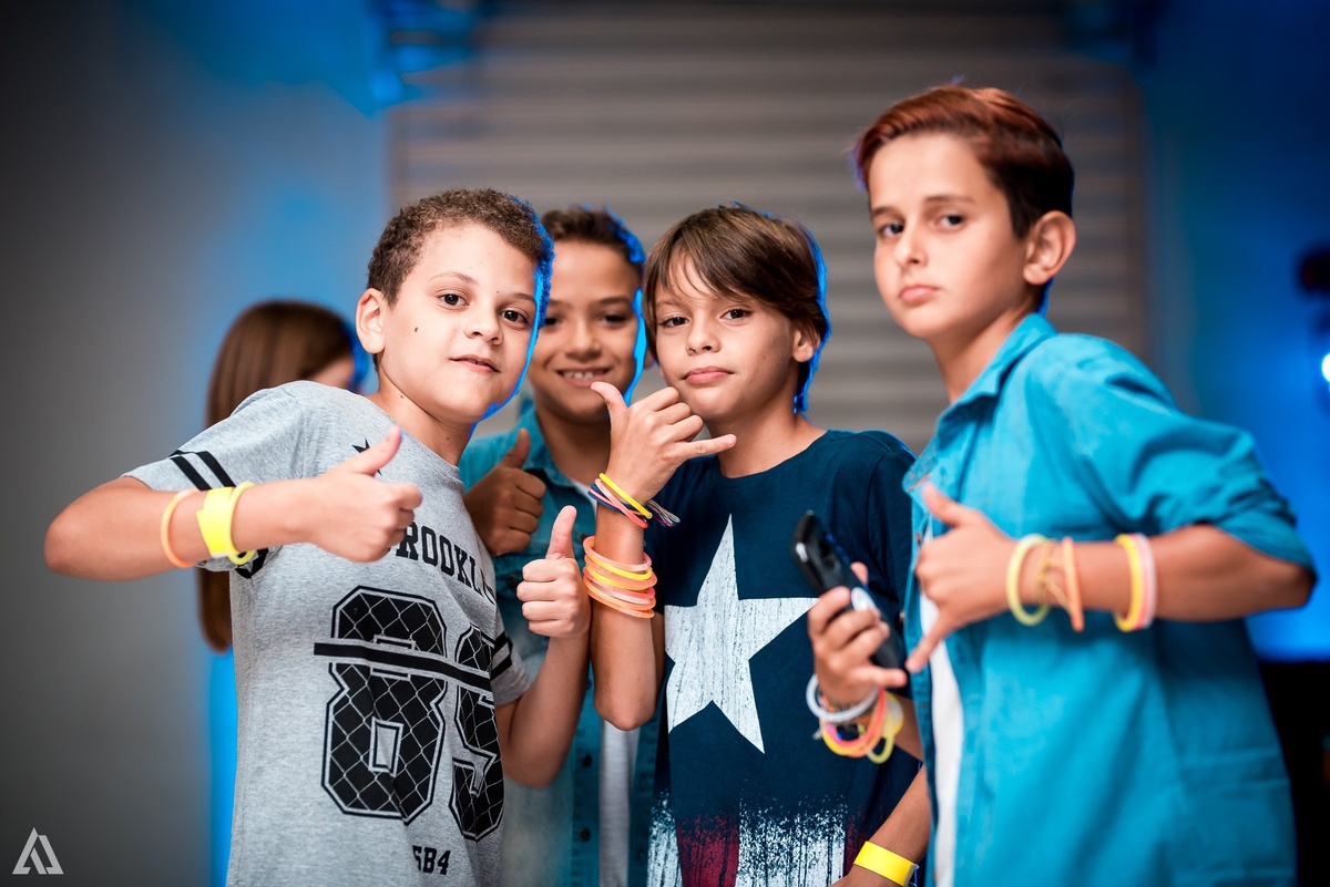 Aniversário Infantil Néon Alex Jardim Fotografia Fotógrafo Resende Itatiaia Penedo Porto Real Quatis Barra Mansa Volta Redonda