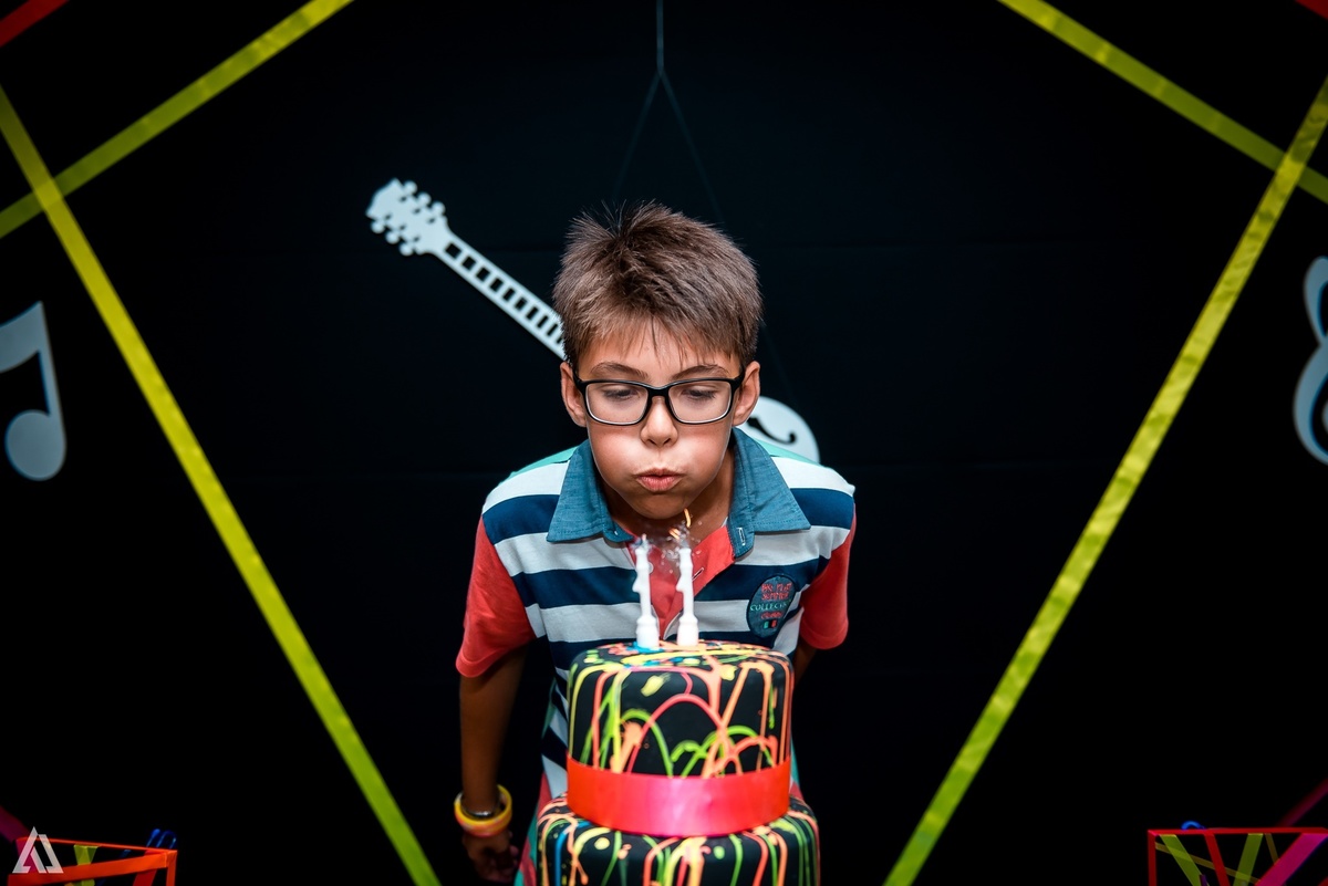 Aniversário Infantil Néon Alex Jardim Fotografia Fotógrafo Resende Itatiaia Penedo Porto Real Quatis Barra Mansa Volta Redonda