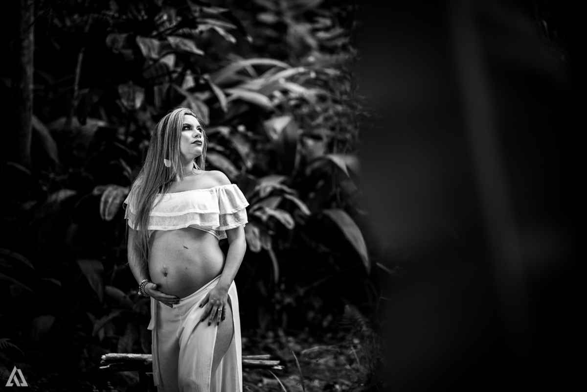 Ensaio Book Gestante Nua Folha na Barriga Cachoeira Alex Jardim Fotografia Fotógrafo Resende Itatiaia Penedo Porto Real Quatis Barra Mansa Volta Redonda 